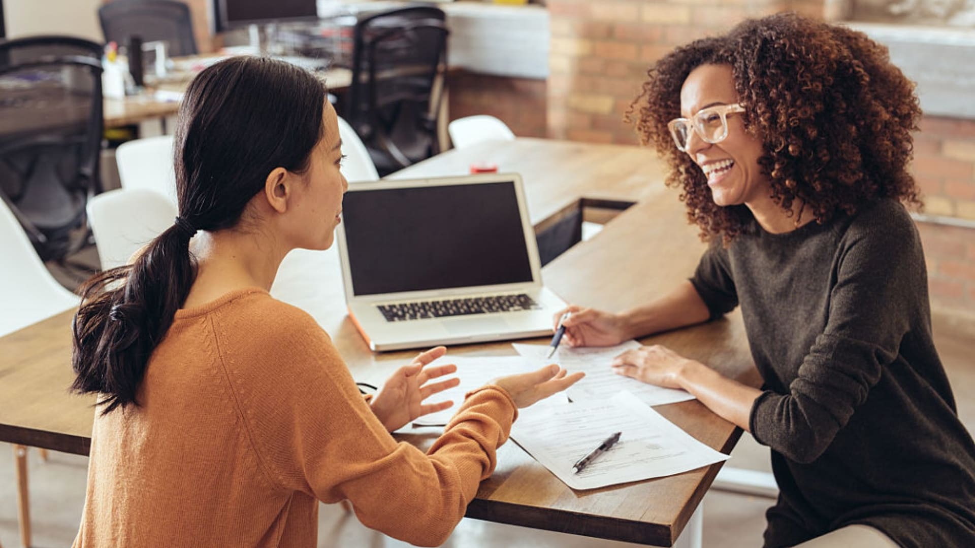 business-women-talking