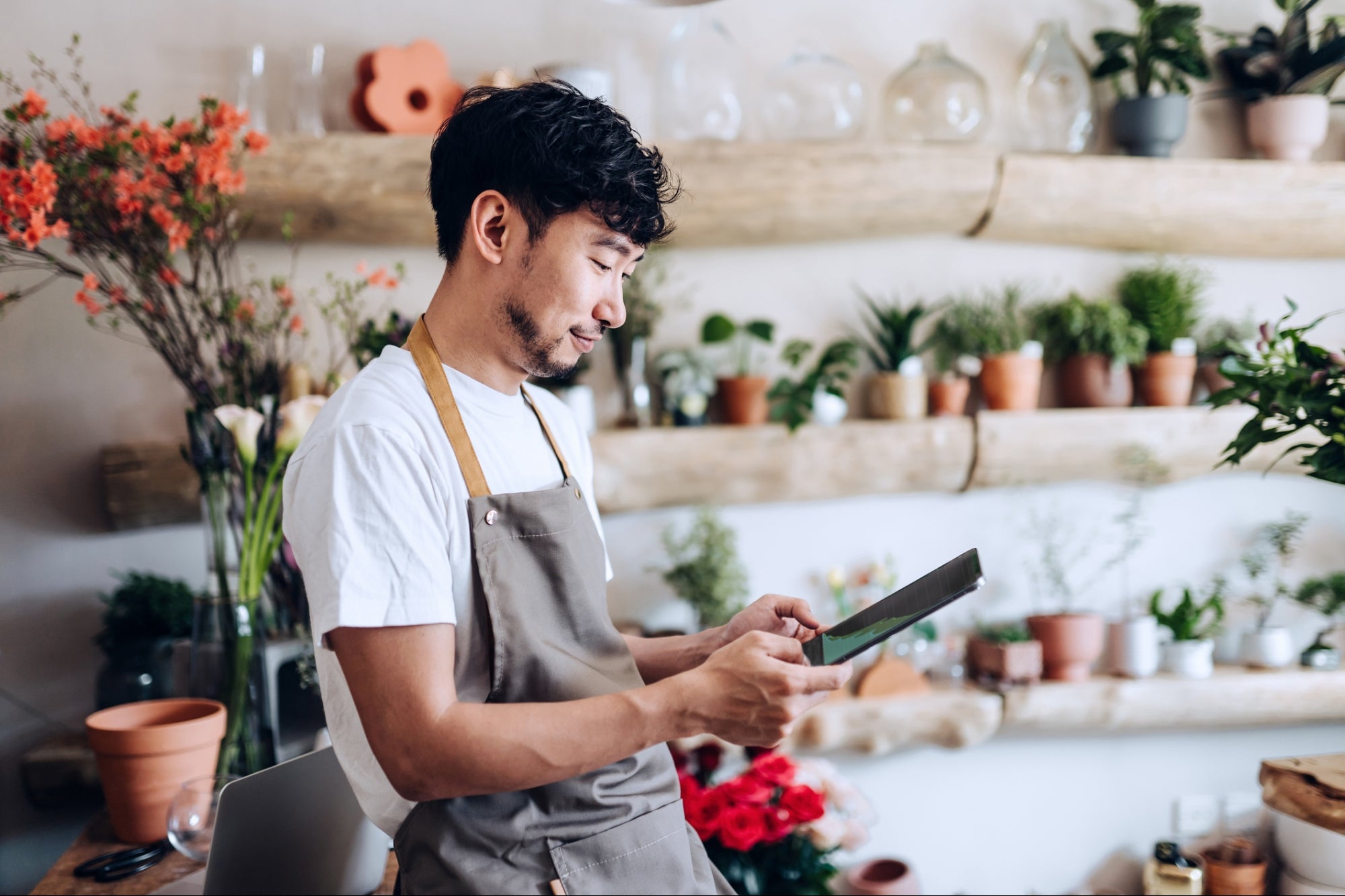 flower-shop-worker