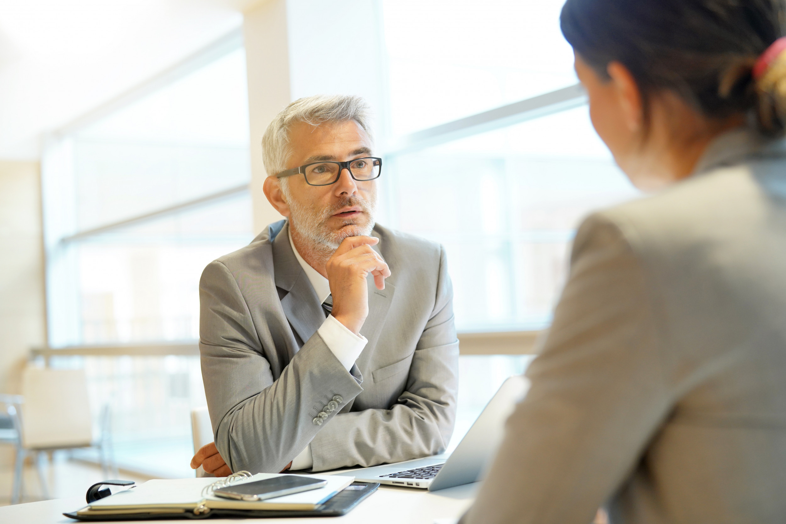 boss-talking-1-1-employee